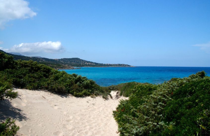Les risques et endroits à éviter pour des vacances sereines en Corse