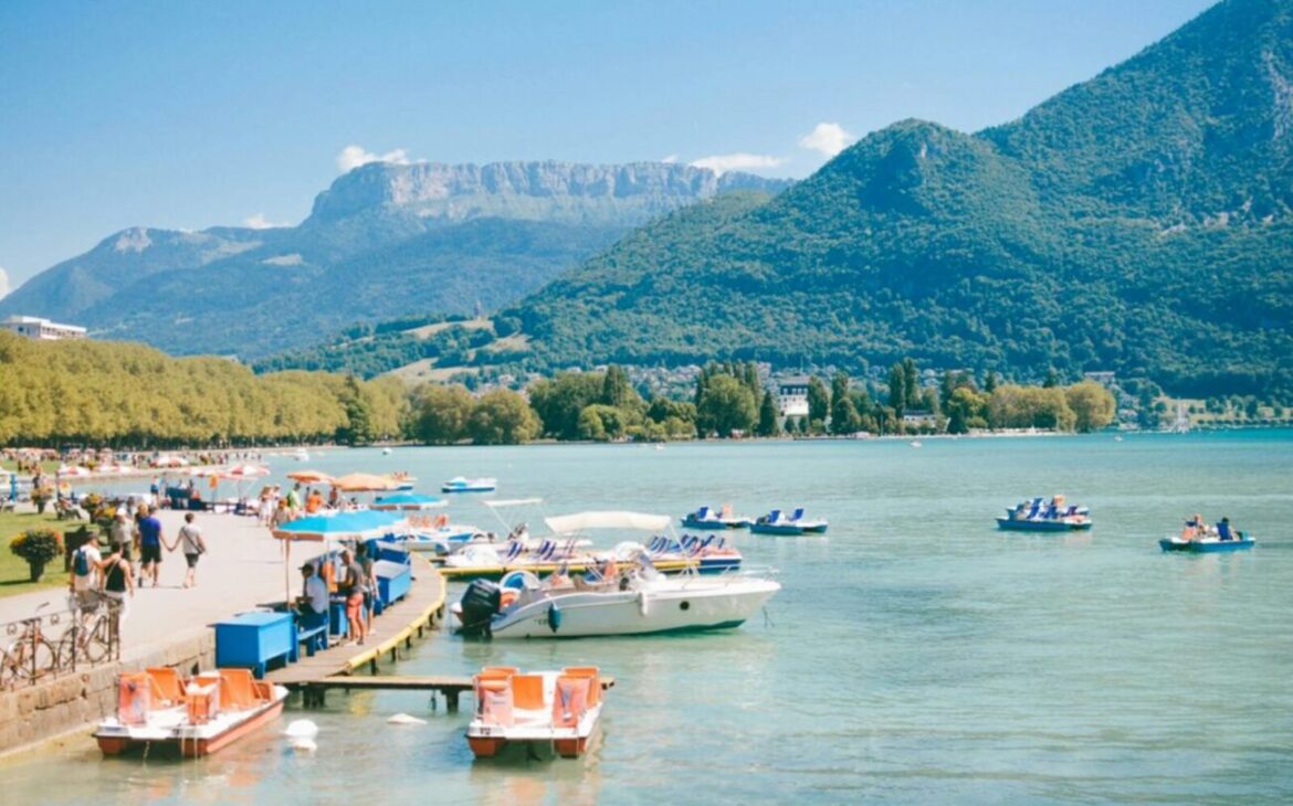 pedalo lac d'annecy